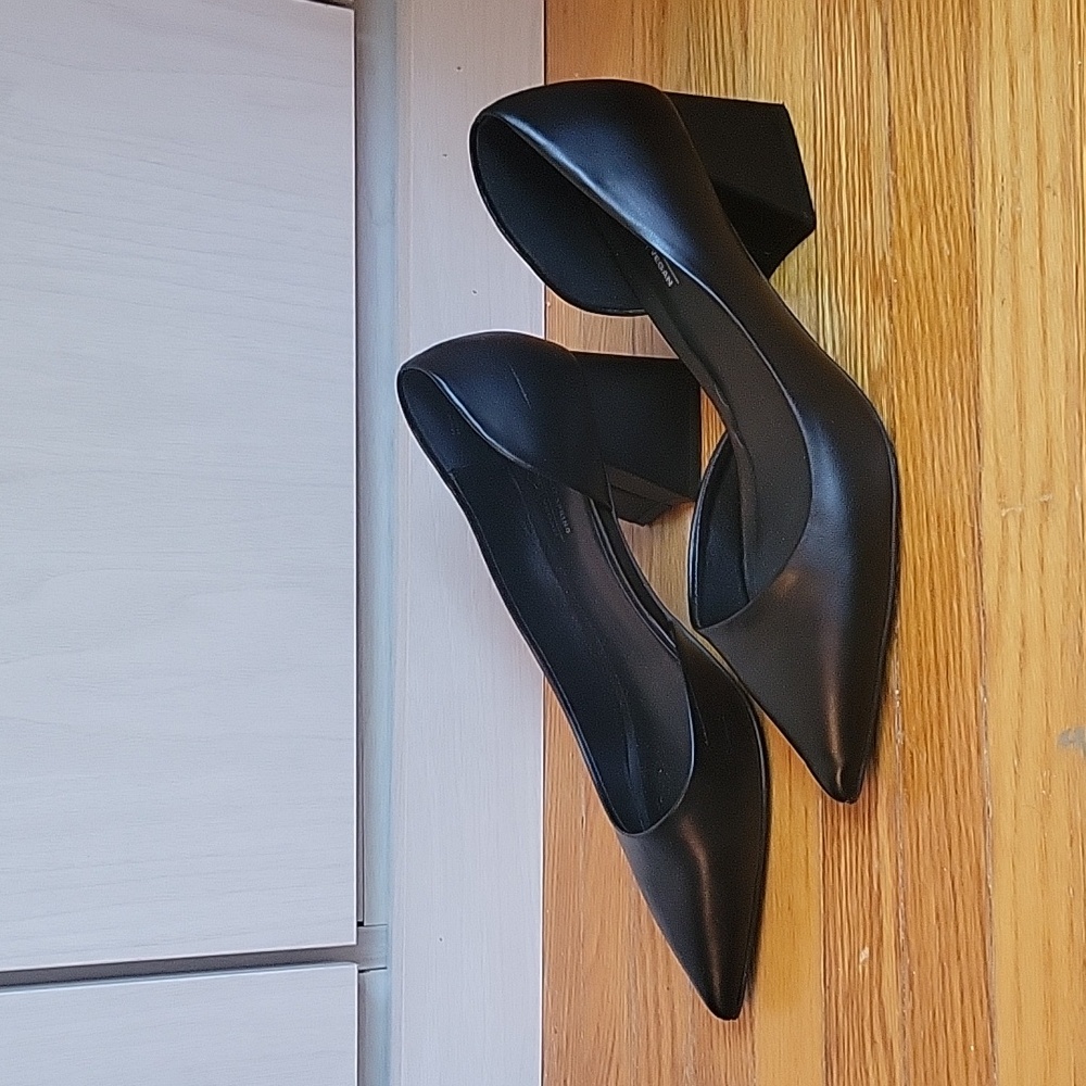 🥳2/$35🥳 Classic Black Pointed Toe Block Heel Pumps - Women's